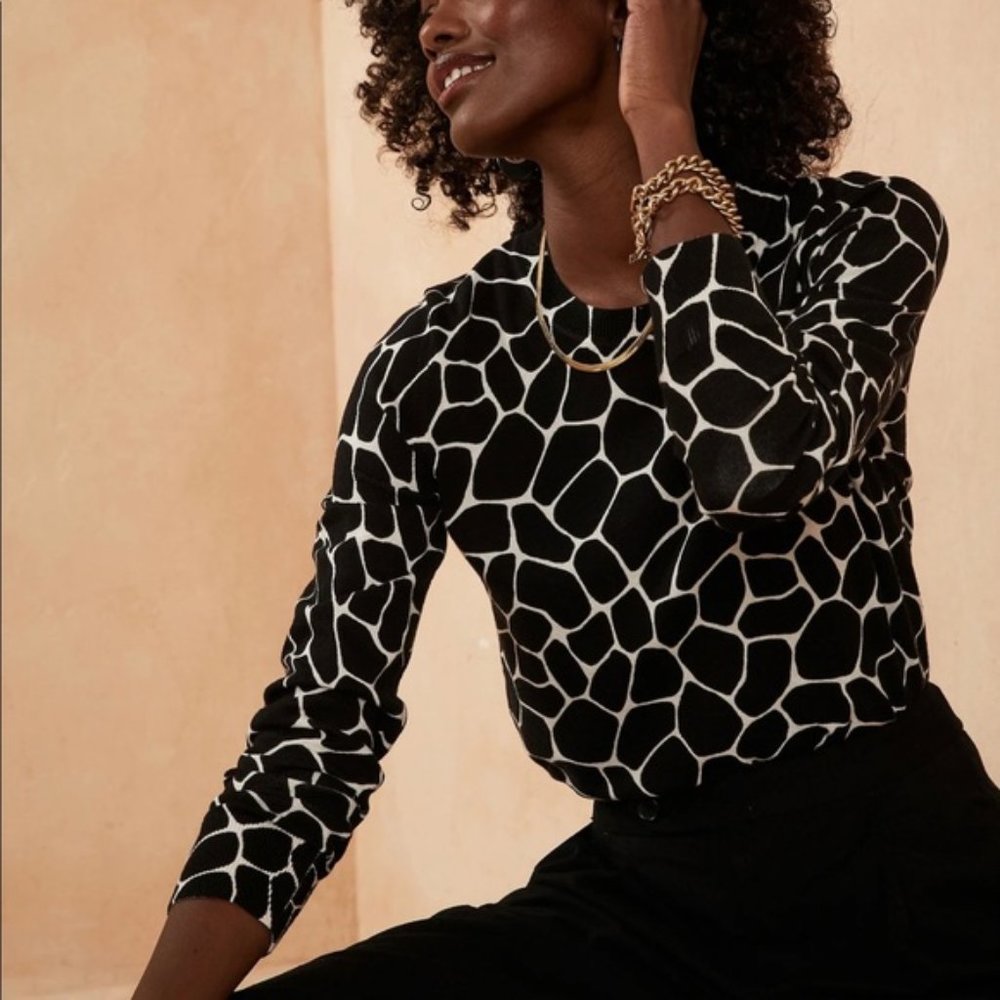Banana Republic Giraffe Long Sleeve Cotton Sweater